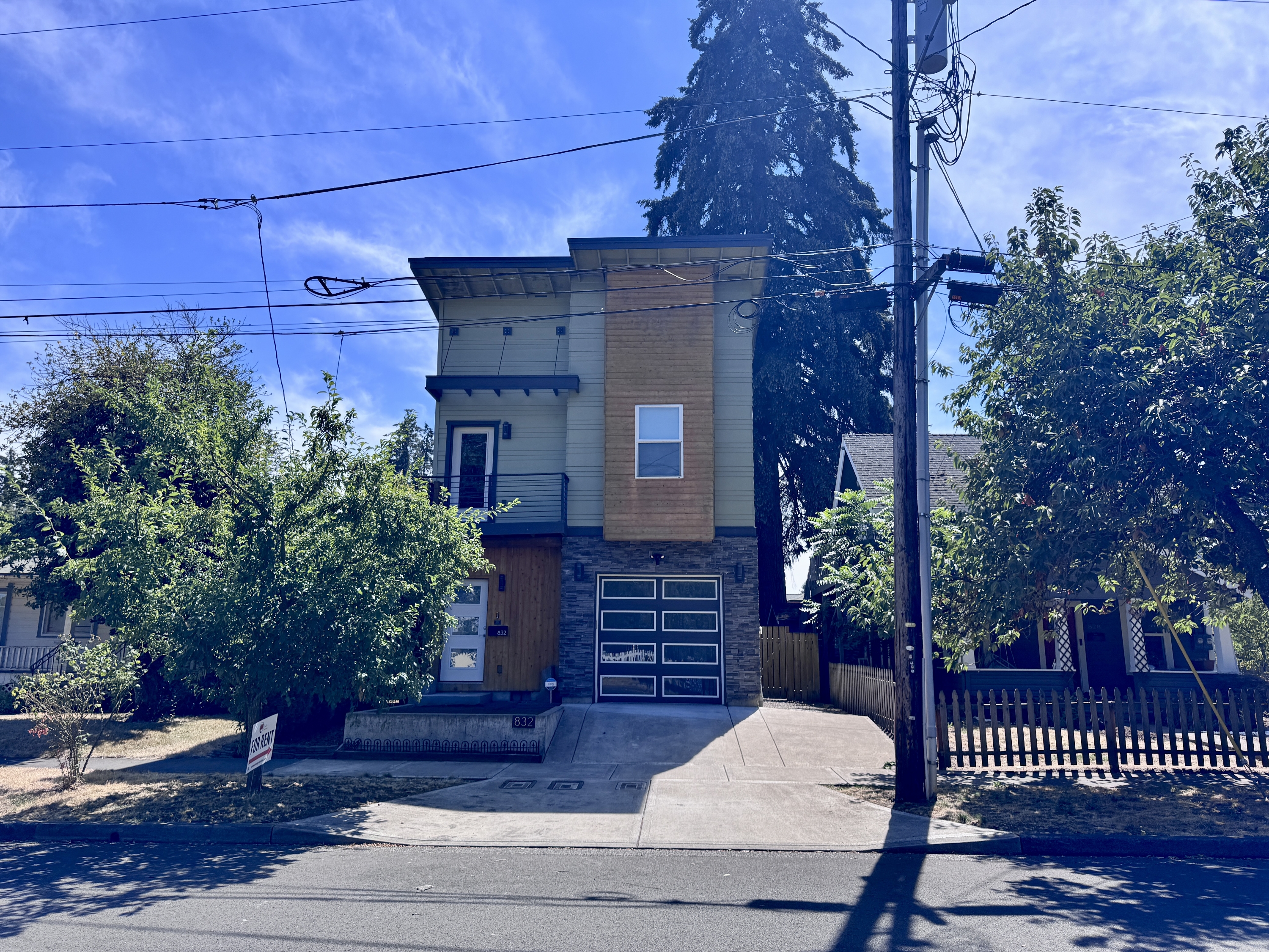 832 Southeast Cedar Street